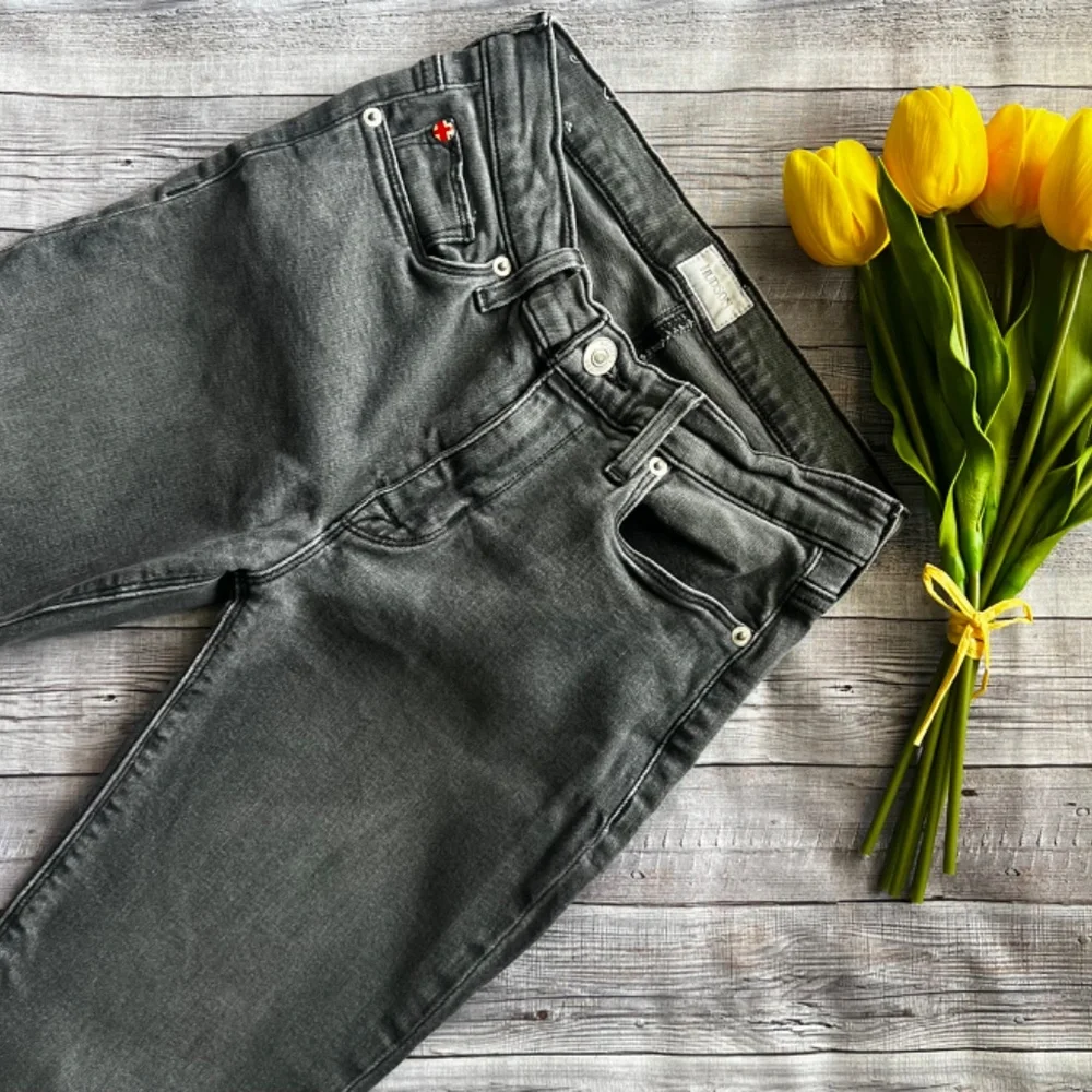 *SOLD* Hudson Mid-rise Ankle Natalie Super Skinny Jeans - Picture 3 of 5